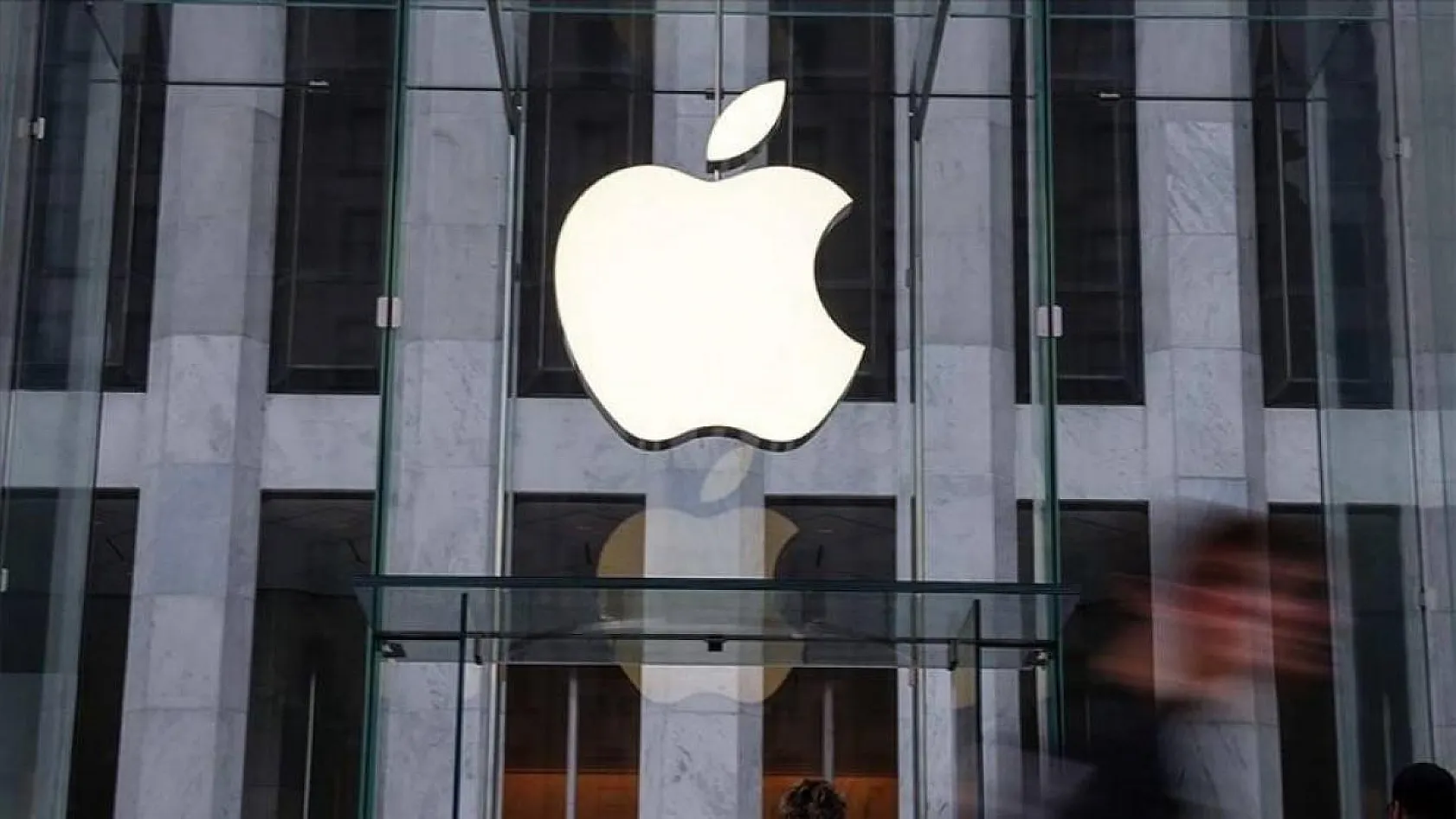 Apple, kasıtlı olarak cihazlarını yavaşlattığı için 500 milyon dolar ceza ödemeye başladı