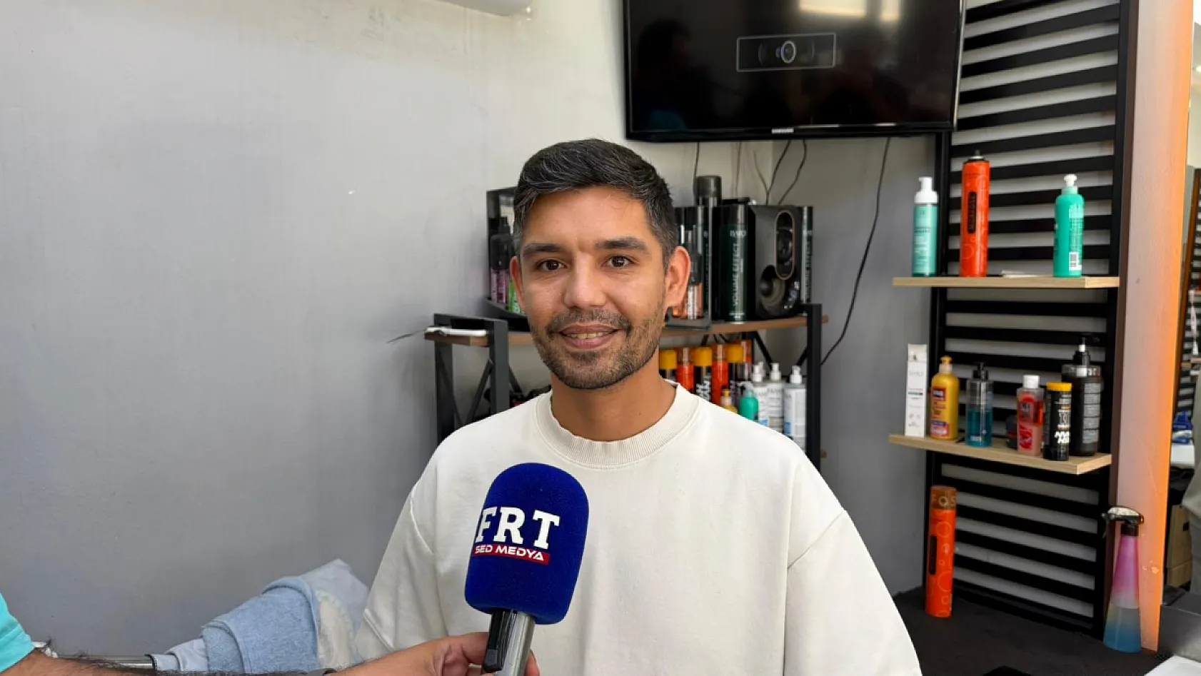 Arife gecesi sabaha kadar tıraş: Fethiye'de berberlerde bayram yoğunluğu