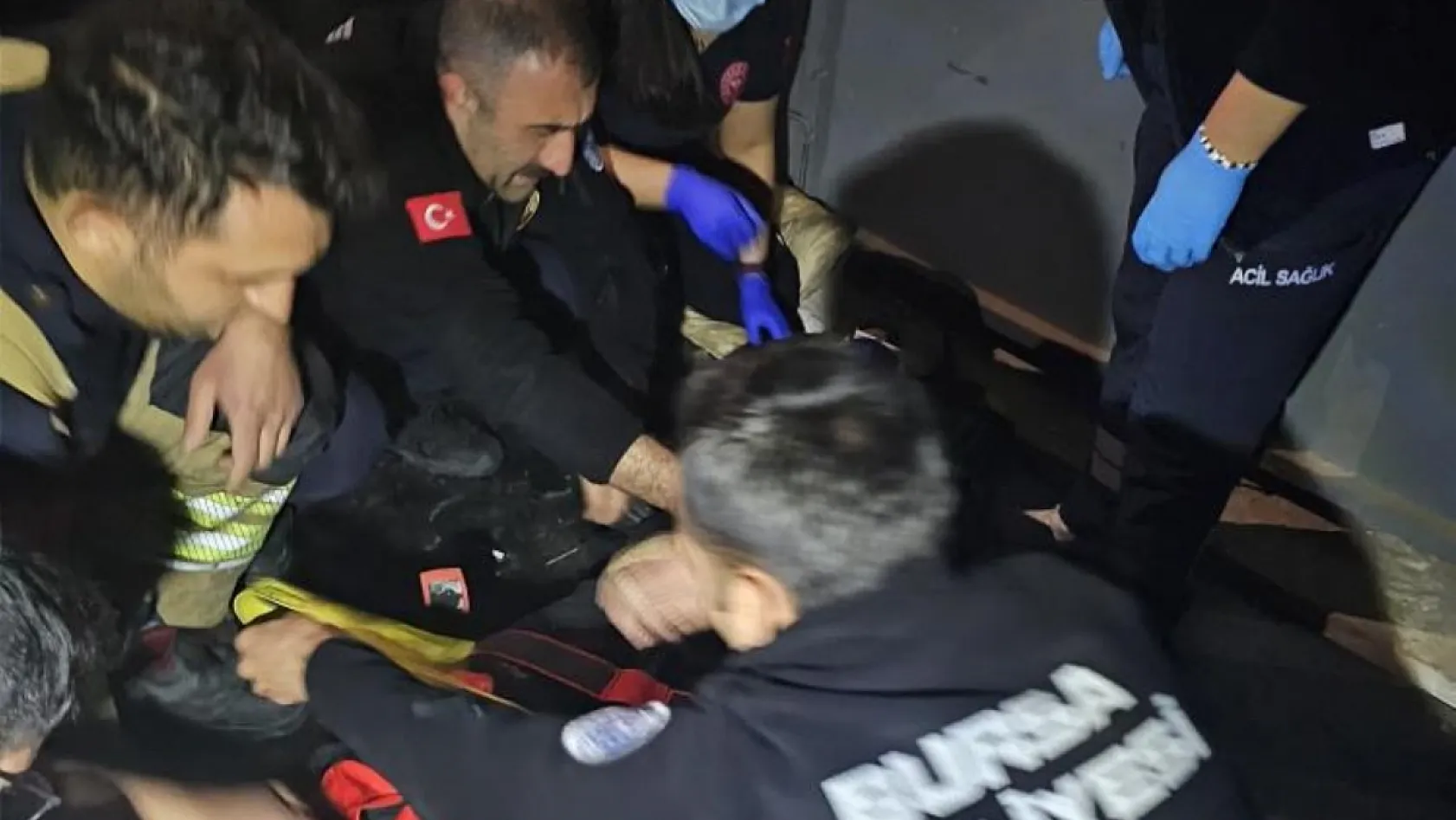 Asansör boşluğuna düşen 17 yaşındaki genç ağır yaralandı