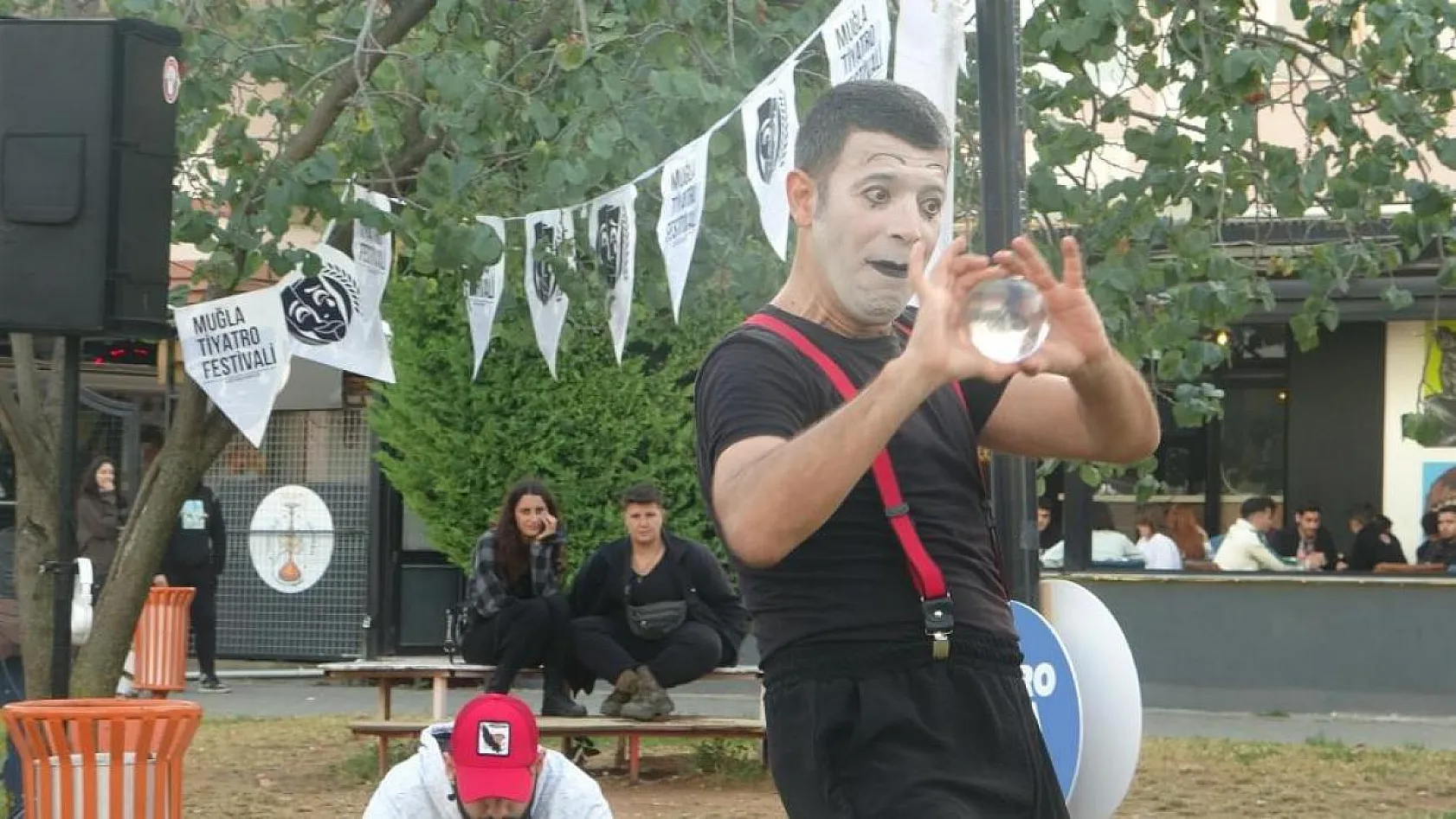 'Pantomim' isimli tiyatro gösterisi