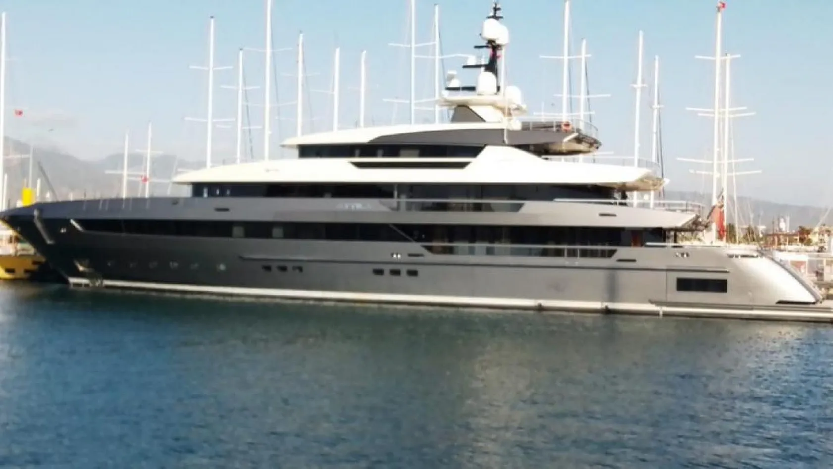 Süper yat 'Attıla' Fethiye'ye geldi