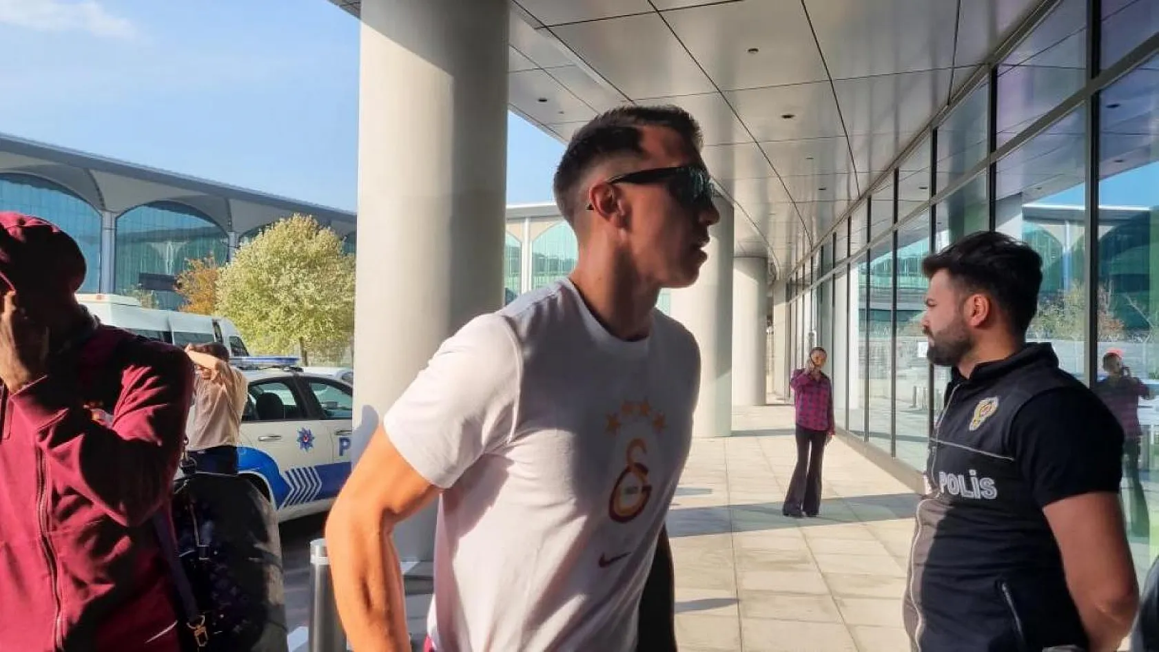 Galatasaray, Bayern Münih maçı için Almanya'ya gitti