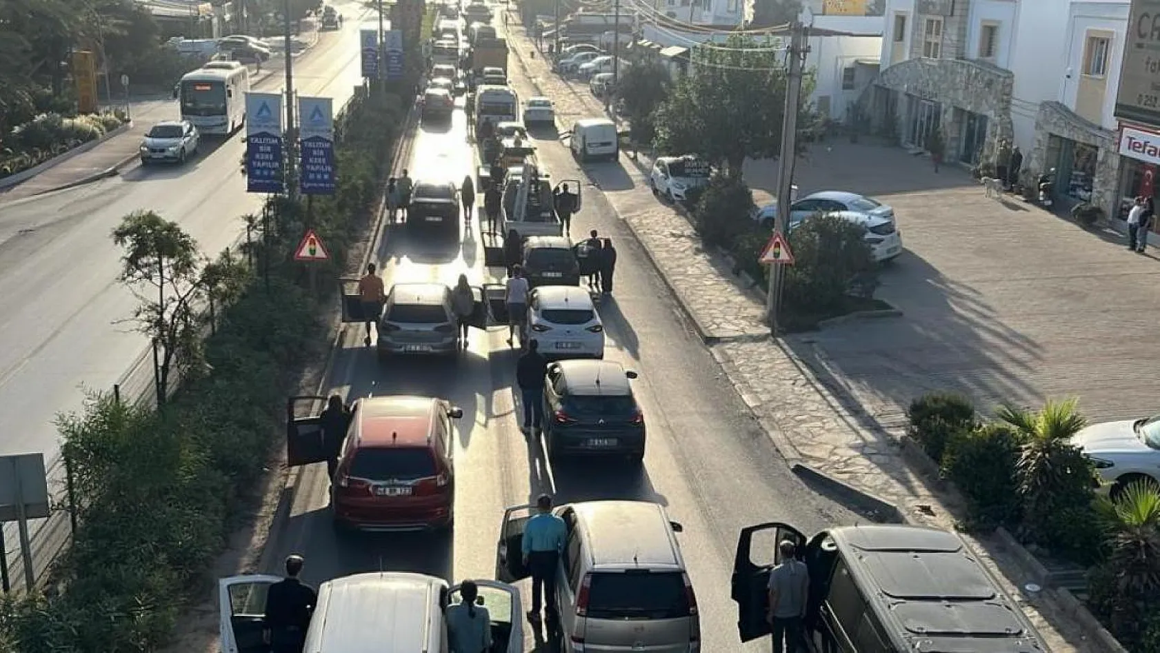 Anma etkinlikleri, meydandaki törenle başladı