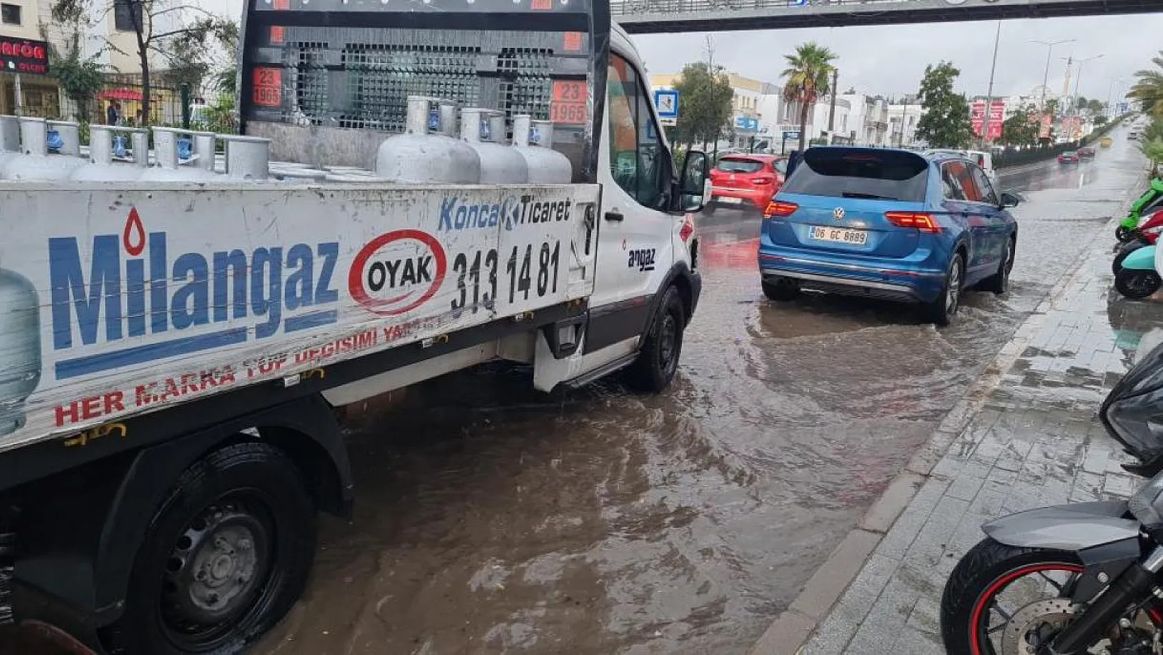 Bodrum sağanak yağışa teslim oldu