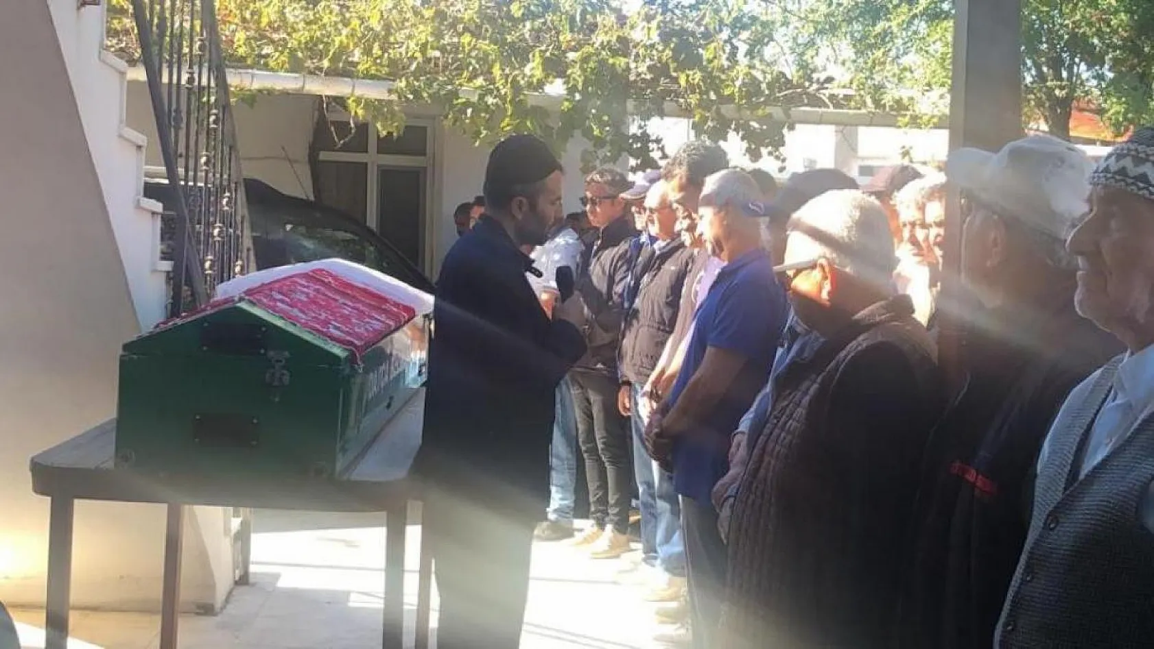 Hayatını kaybeden üniversiteli genç kız toprağa verildi