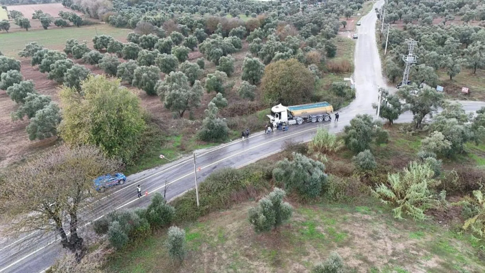 Tırların çarpışması sonucu 1 yaralı