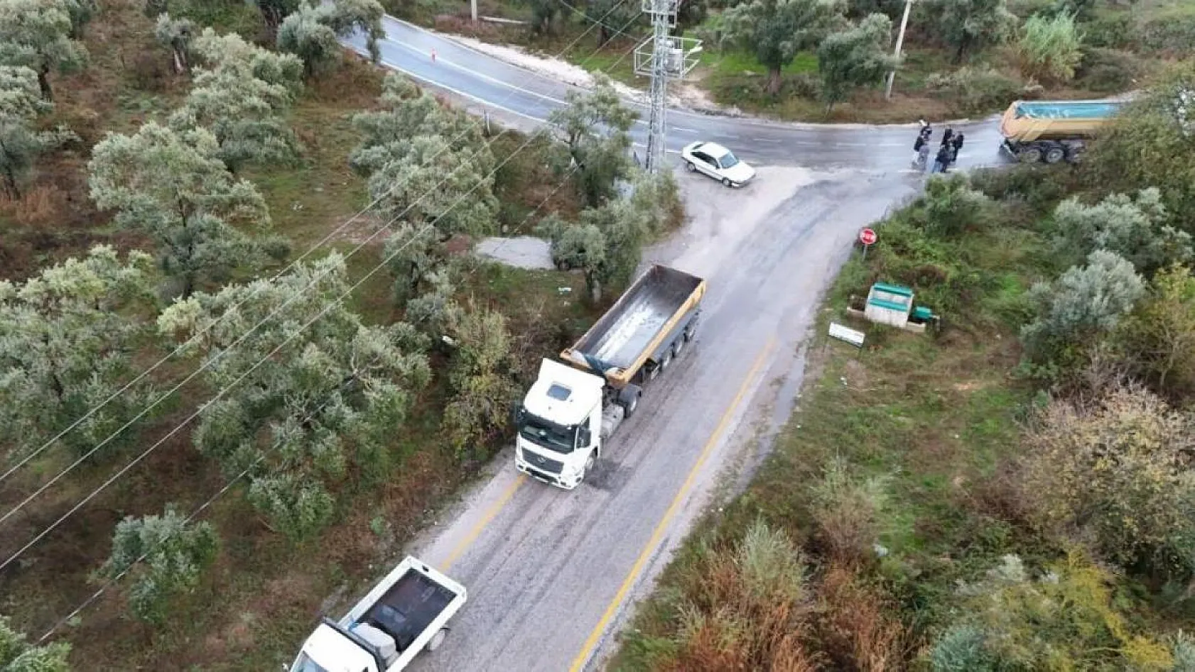Tırların çarpışması sonucu 1 yaralı