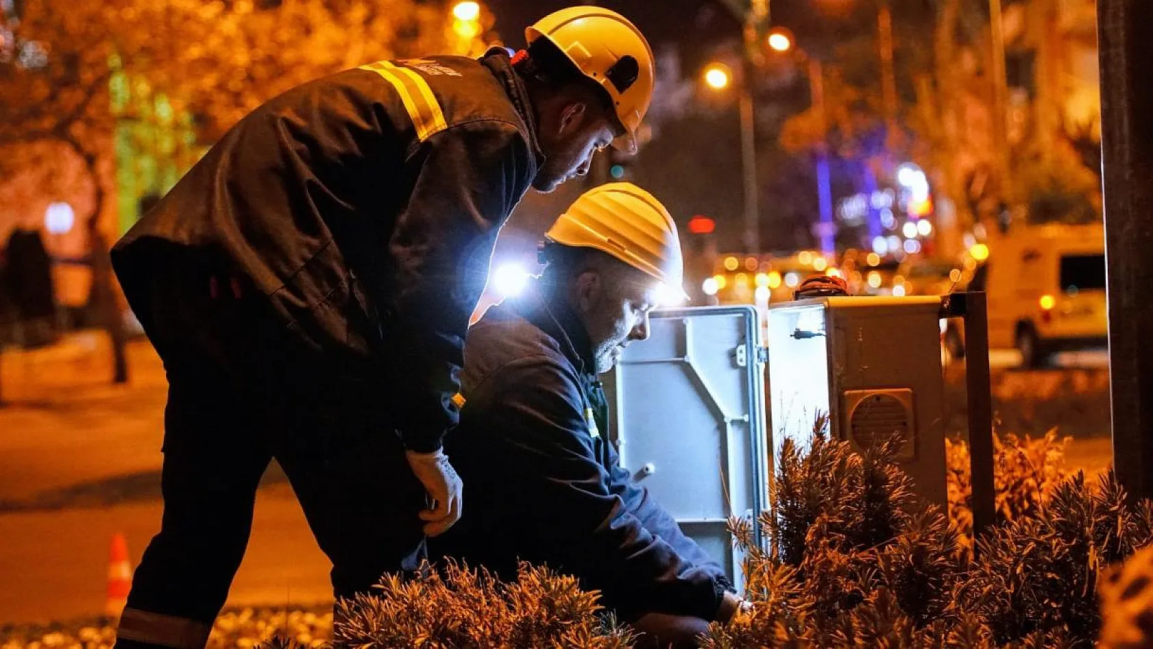Elektrikler Gelince Gençler Hayallerine Kavuştu