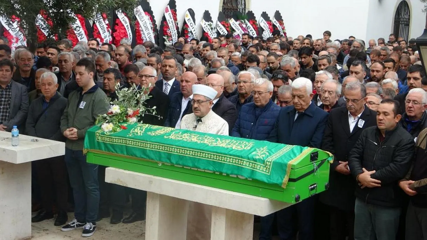 Kazada hayatını kaybeden tur rehberi son yolculuğuna uğurlandı