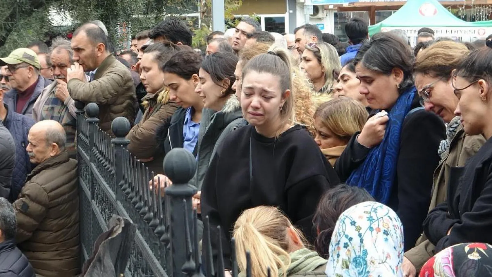 Kazada hayatını kaybeden tur rehberi son yolculuğuna uğurlandı