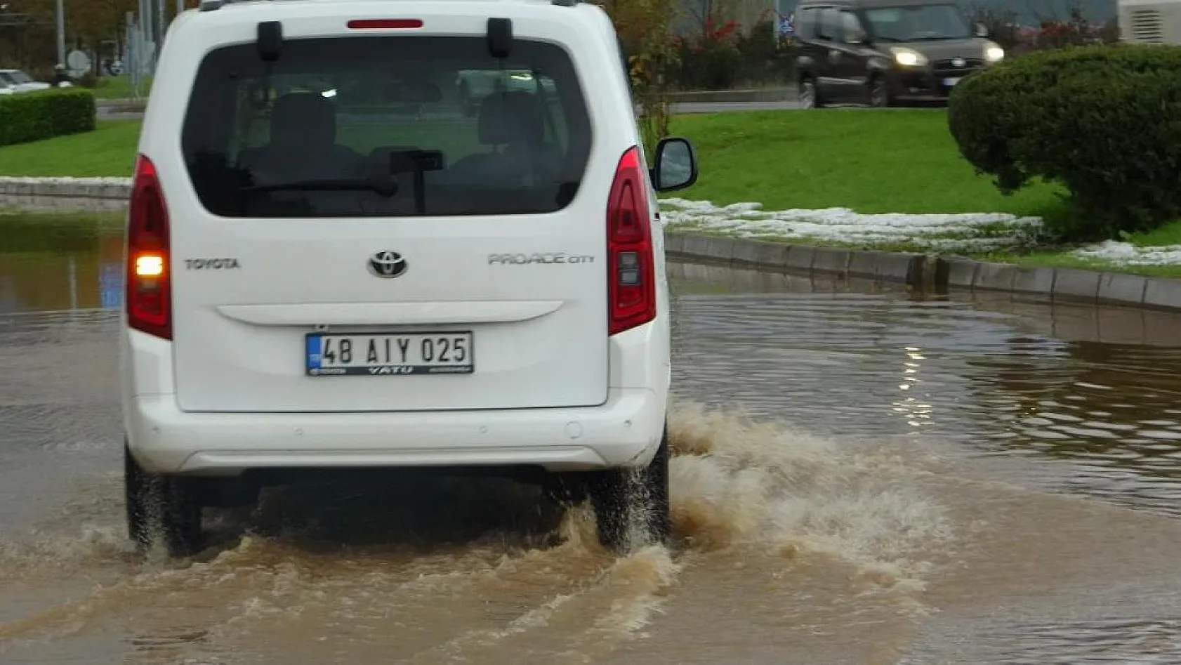 Şiddetli yağış etkili oldu
