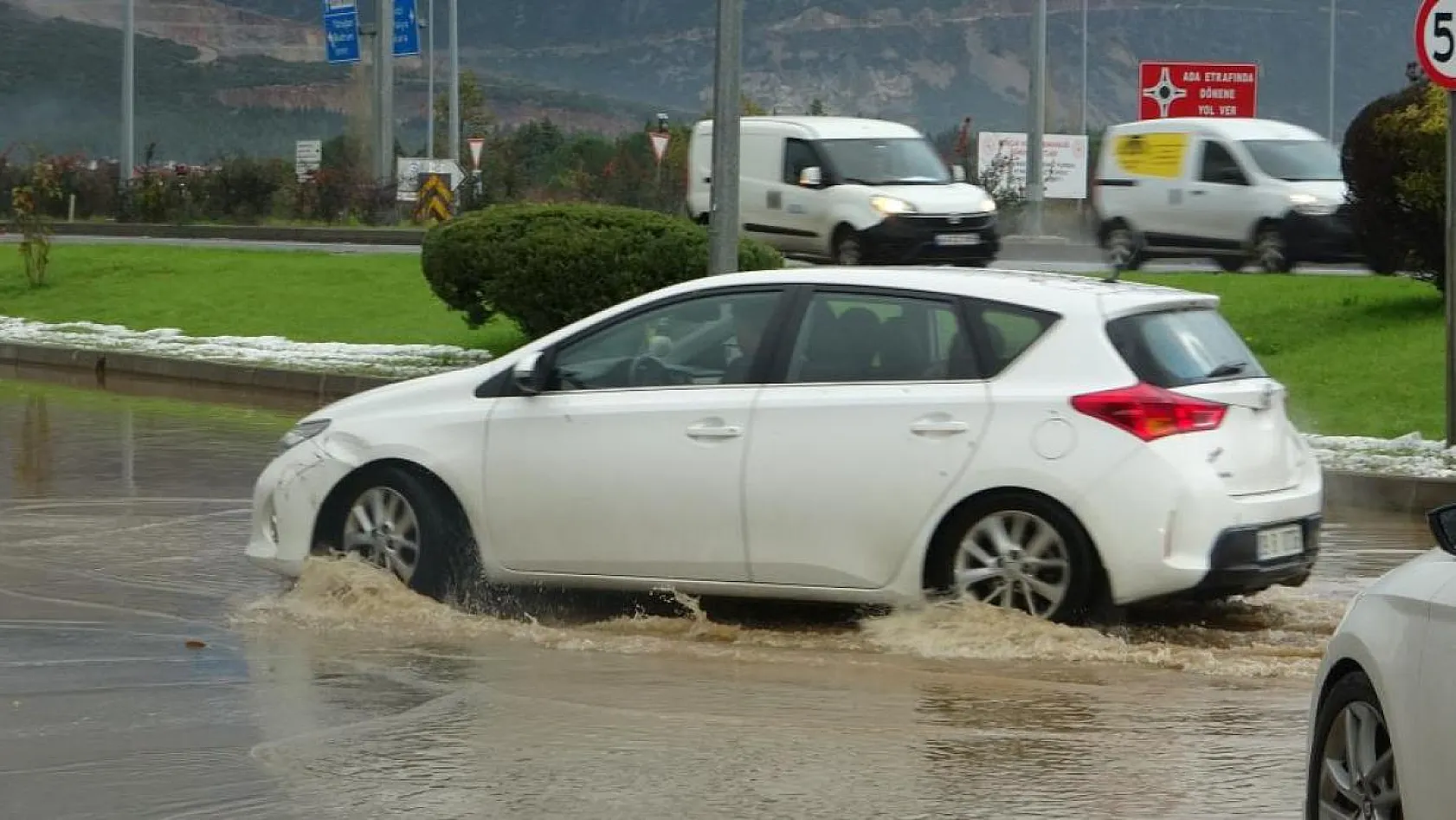 Şiddetli yağış etkili oldu