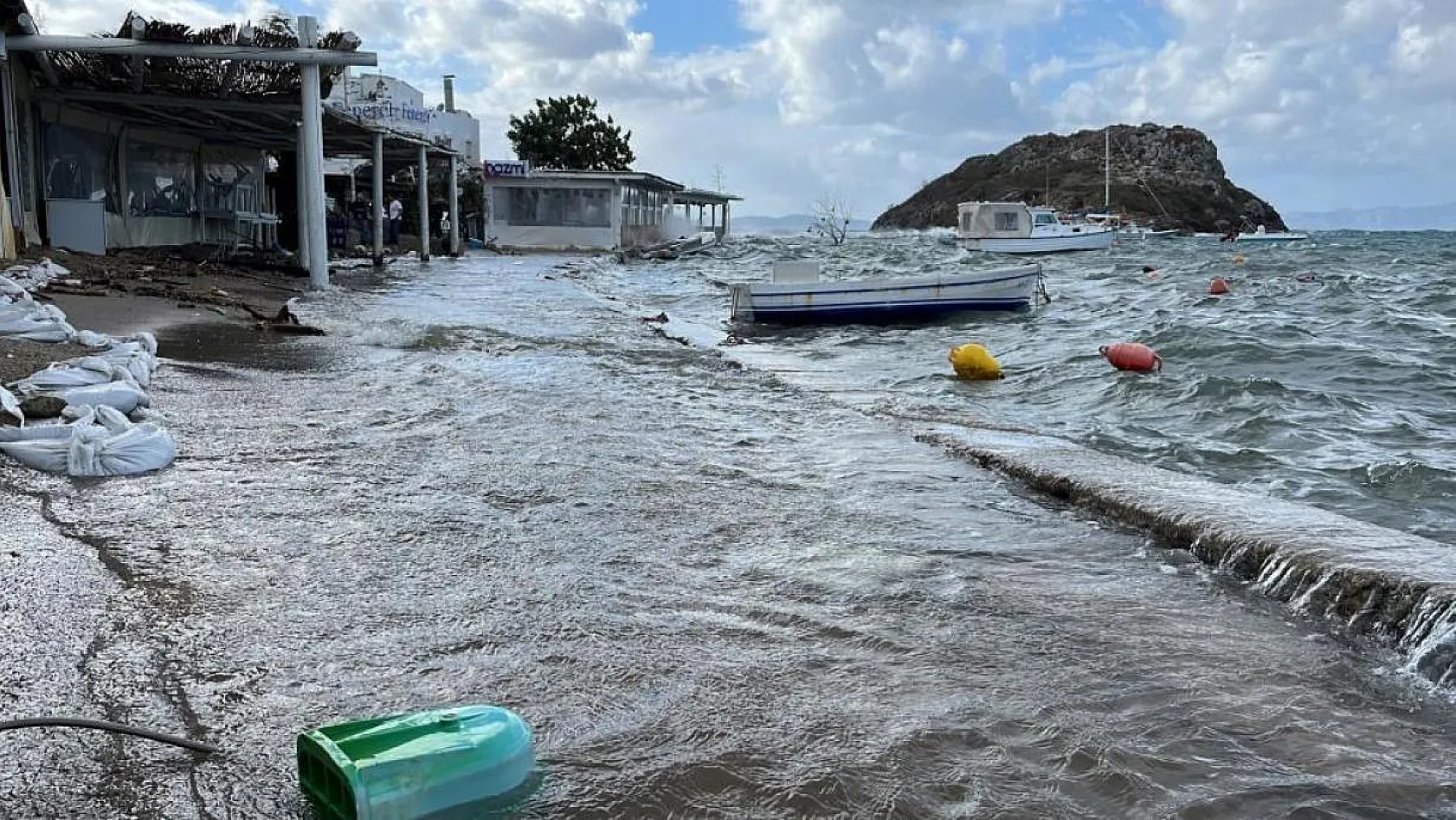 Bodrum'da Fırtına Tekneleri Batırdı