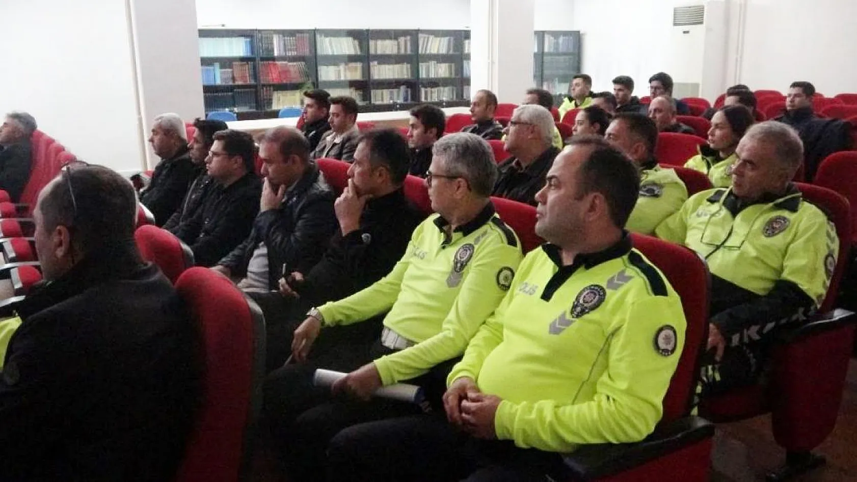 Muğla'da trafik polislerine eğitim