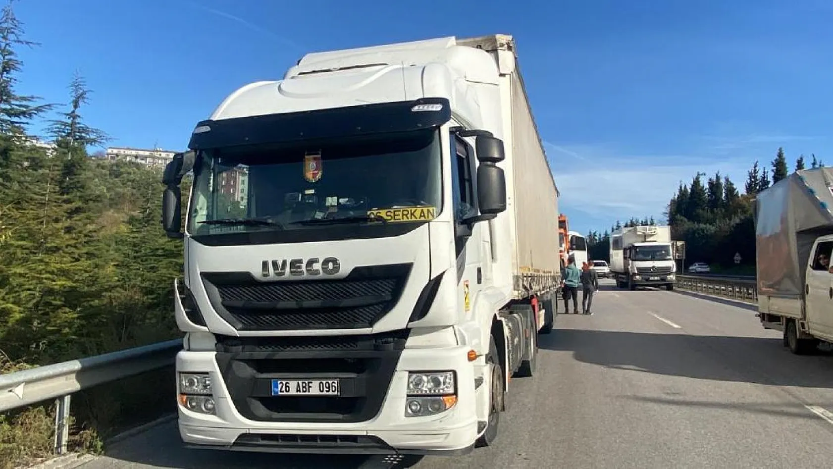 Yolcu otobüsüyle tır çarpıştı, çok sayıda yaralı var