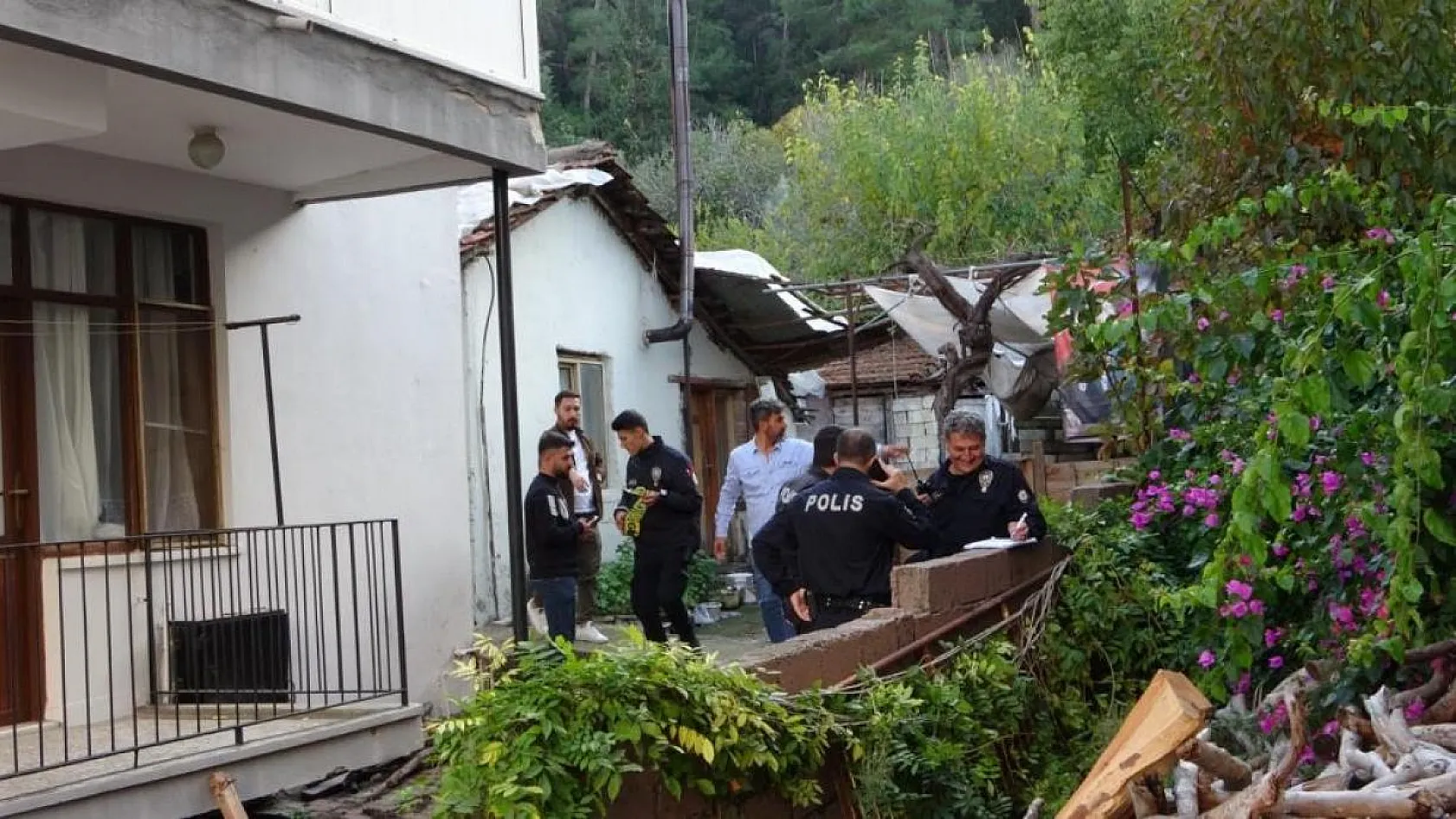 Tek başına yaşadığı gecekonduda ölü bulundu
