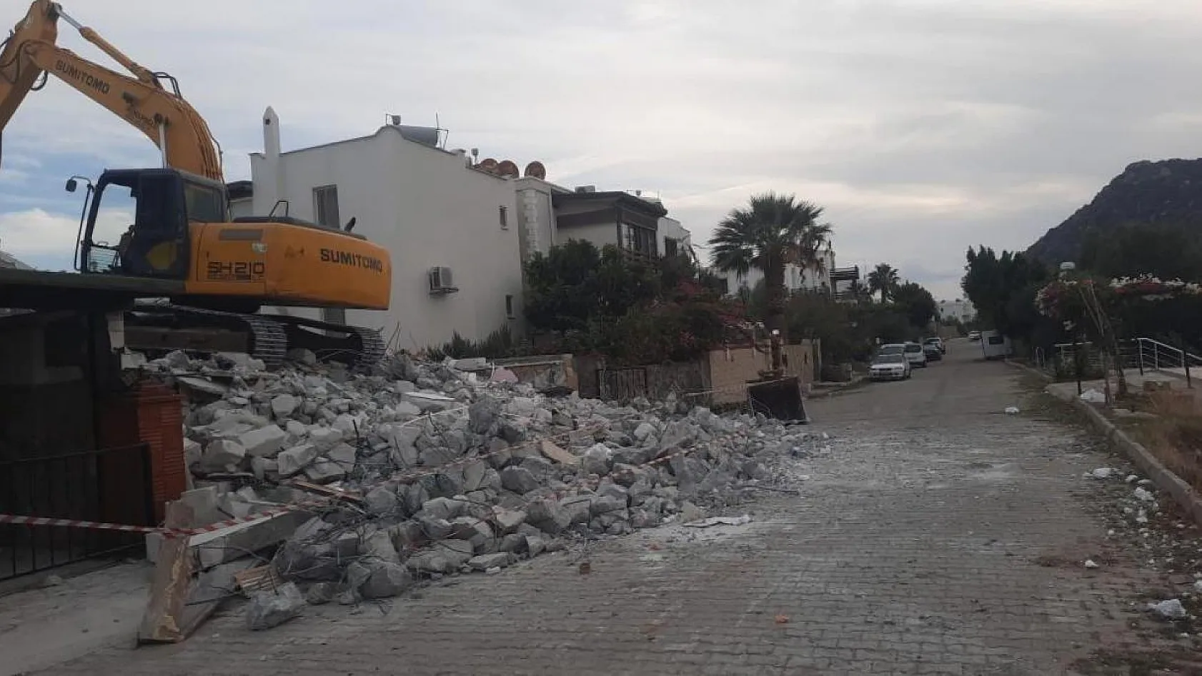 Belediye, kaçak yapılaşma çalışmalarını hassasiyetle sürdürüyor