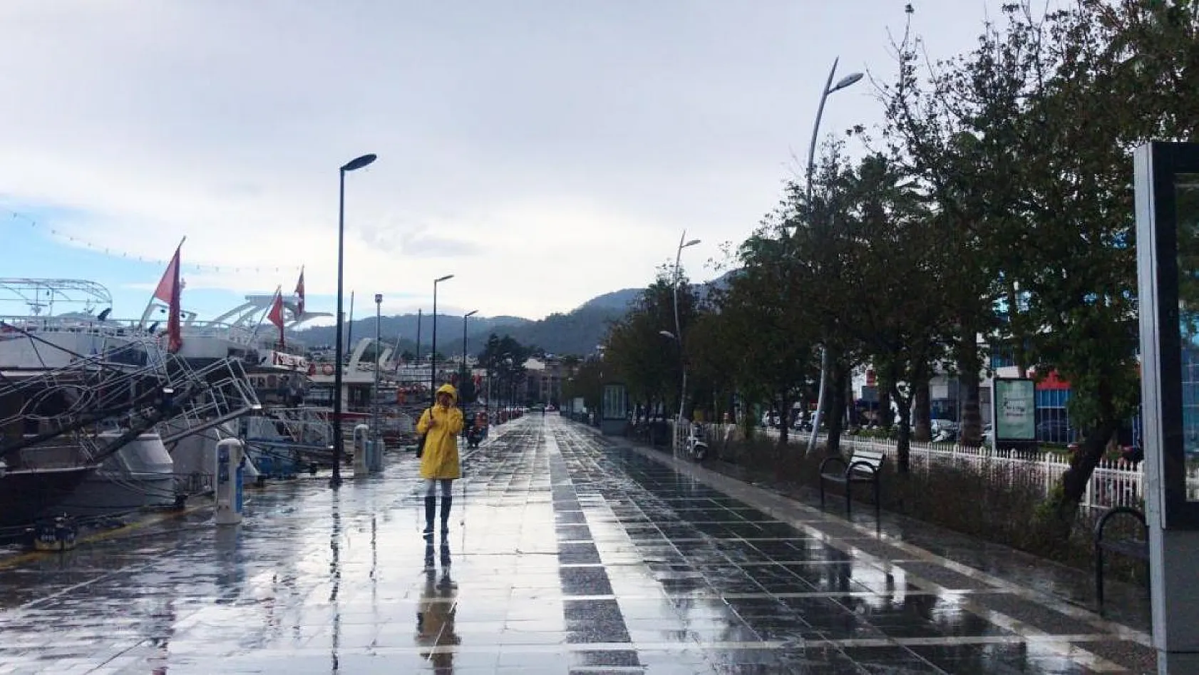 Sağanak yağışlı hava etkisini sürdürüyor