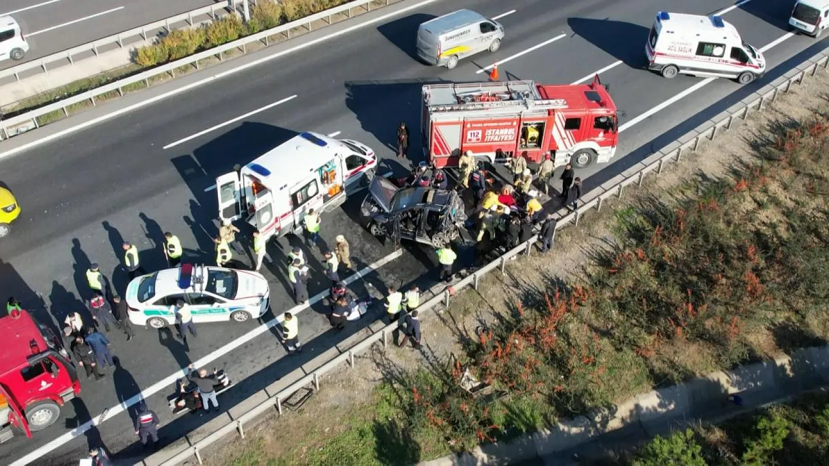 Otoyolda feci kazada çok sayıda yaralı var