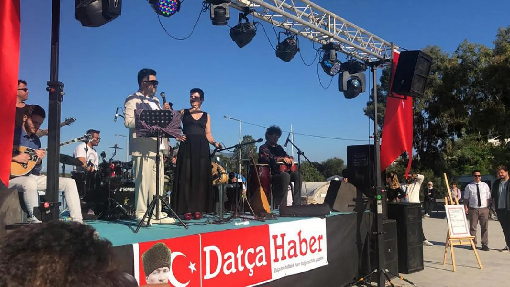 Datça'nın ilk Zeybek Türküsünü Yunanlı sanatçı seslendirdi
