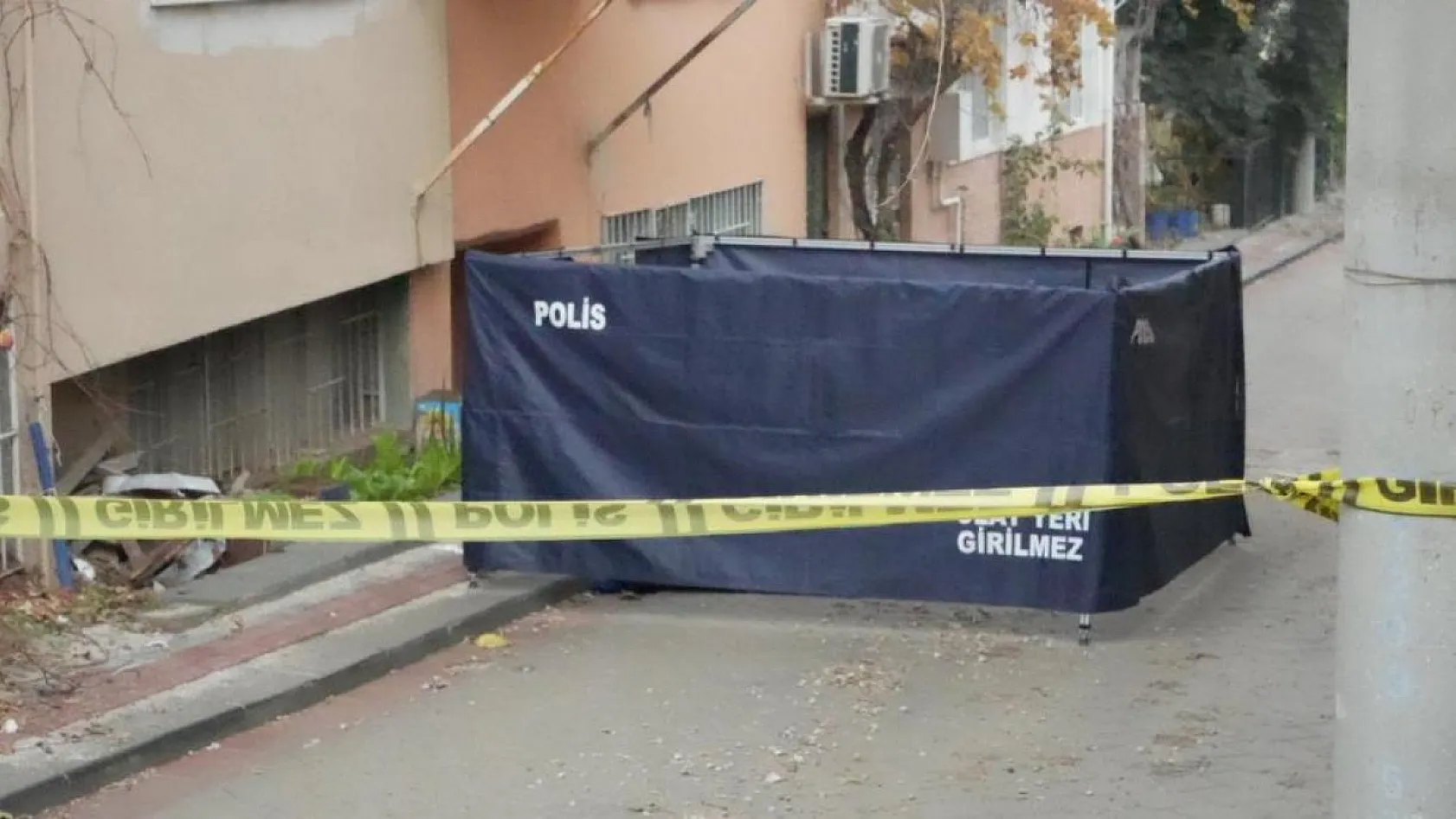 3. kattan düşen yaşlı adam hayatını kaybetti