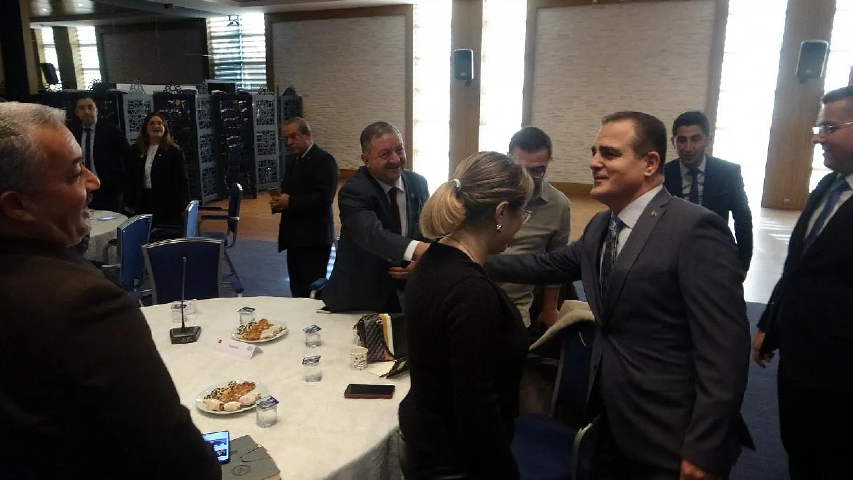 Vali Akbıyık: 'İhracat 1 milyar doları aştı'