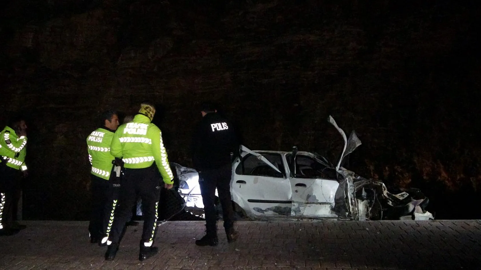 Hamile kadın bebeğiyle hayata tutunamadı...