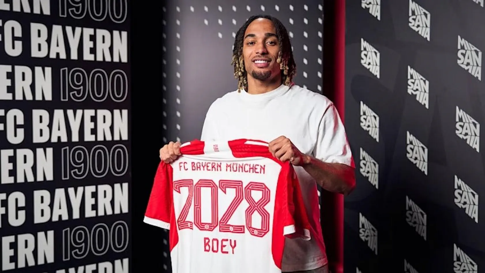 Galatasaray'ın yıldızı Sacha Boey, Bayern Münih'te! Bayern'in ödeyeceği bonservis bedeli dudak uçuklattı!