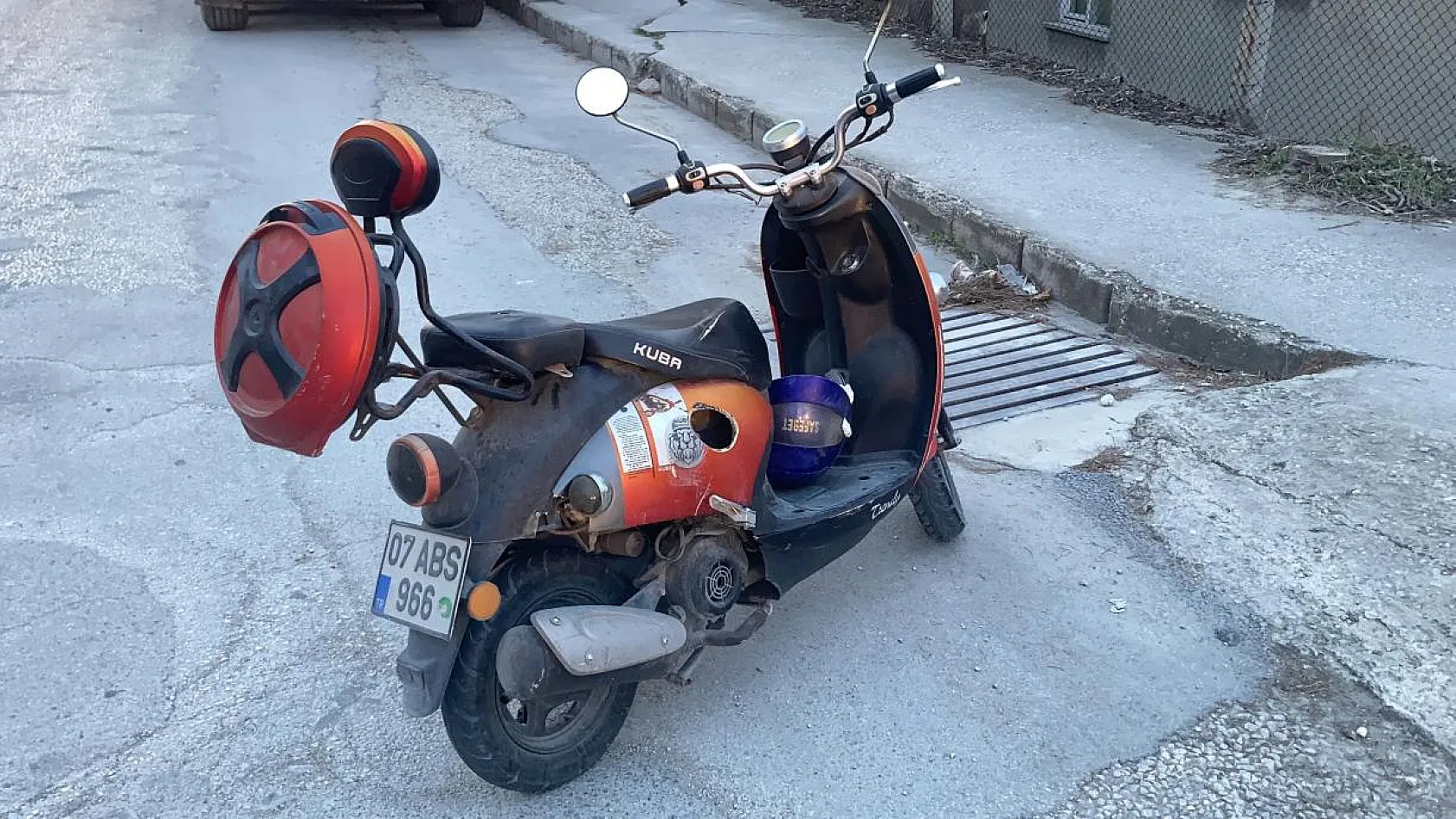 Alkollü baba motosikletle kaza yaptı, 9 yaşındaki oğlu yaralandı