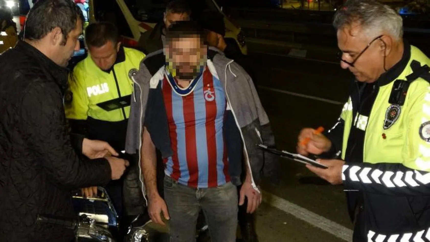 Alkollü sürücü adayının kullandığı motosiklet devrildi, 2 kardeş yaralandı