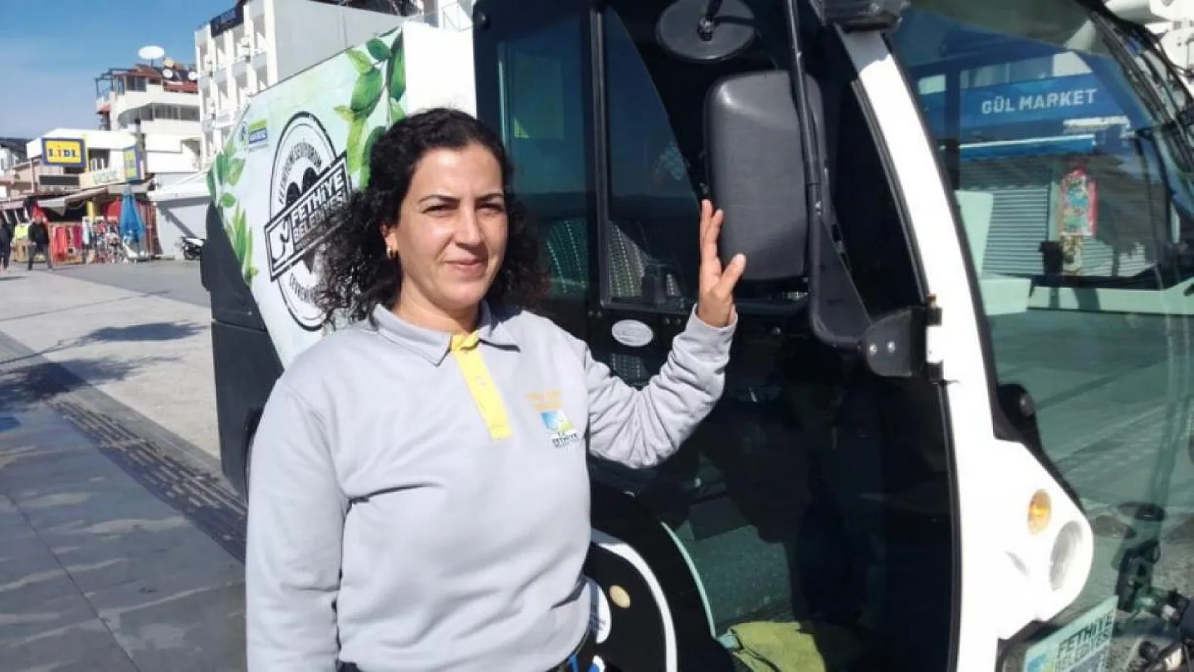 Fethiye Sokakları Kadın Şoföre Emanet