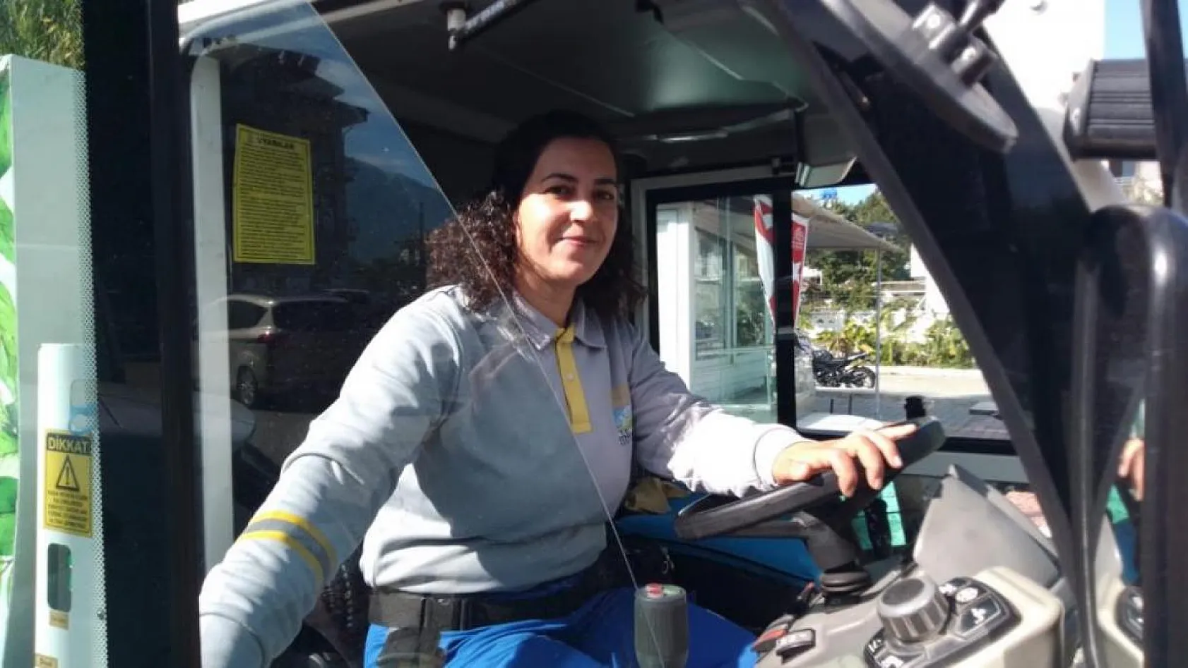 Fethiye Sokakları Kadın Şoföre Emanet