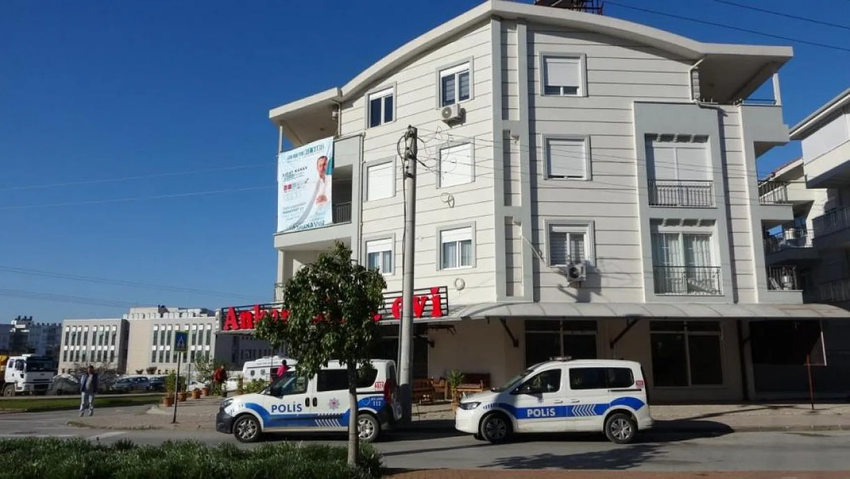 2 yıl önce ayrıldığı eşi tarafından tabancayla öldürüldü