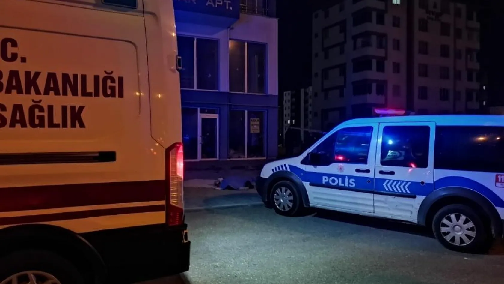 Dokuzuncu kattan düşen genç öldü