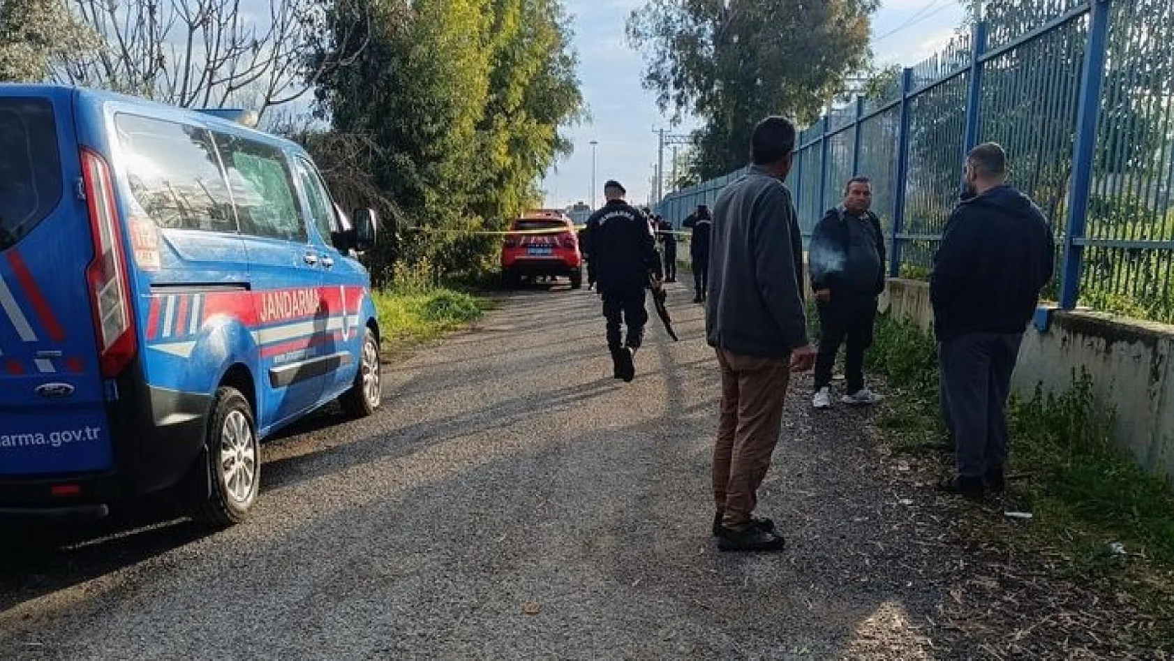 Eski eşini öldüren polis intihar etti