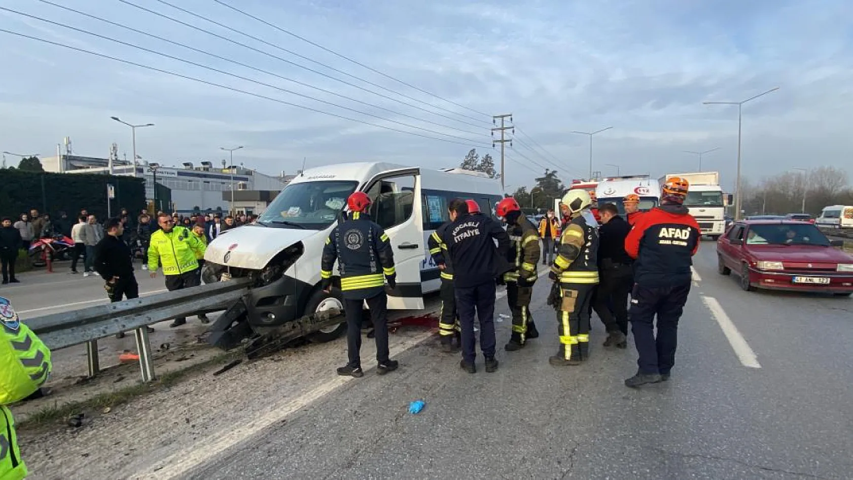 Feci kazada sürücünün bacağı koptu