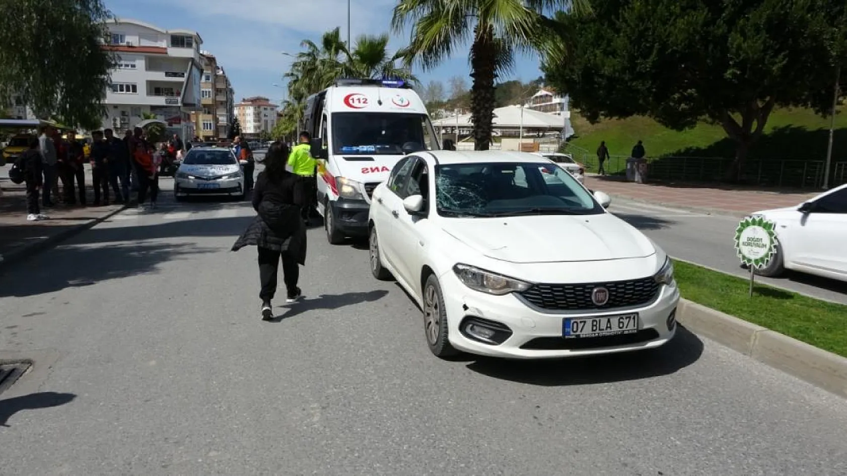 Otomobil bisikletli çocuğa feci şekilde çarptı