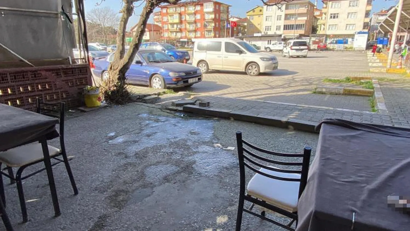 Çay ocağında husumetlisini öldürdü
