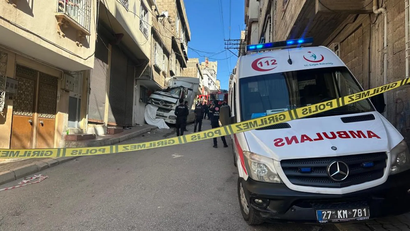 Freni boşalan tır kadını ezdi, kadın canından oldu