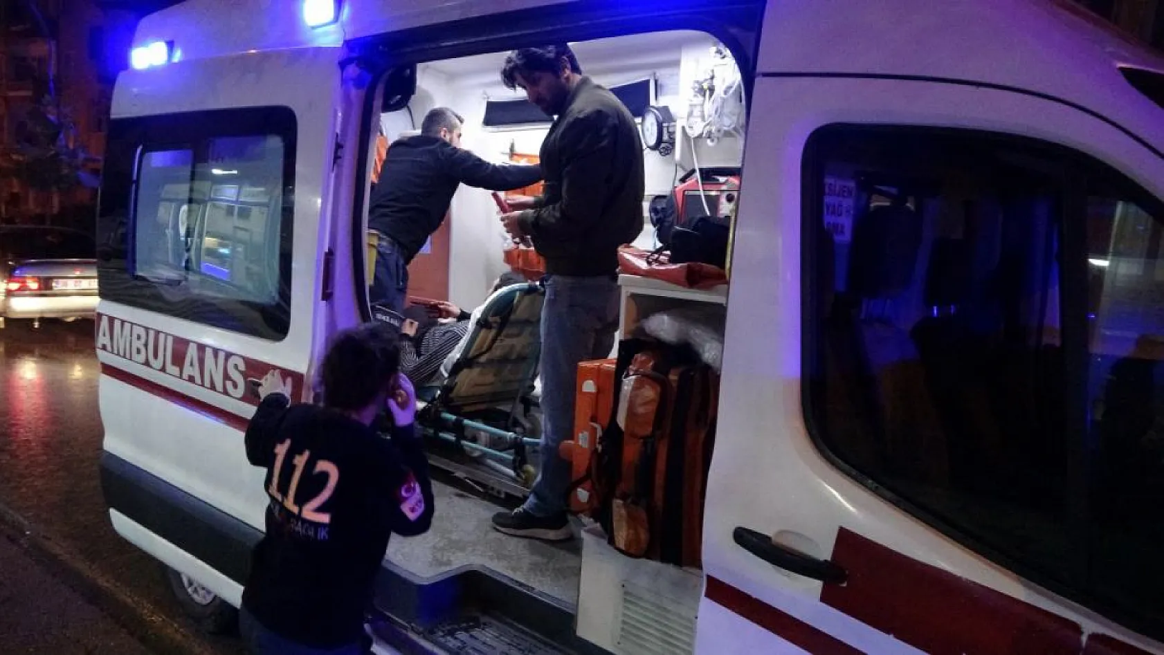 Tartıştığı babasını defalarca bıçaklayarak öldürdü