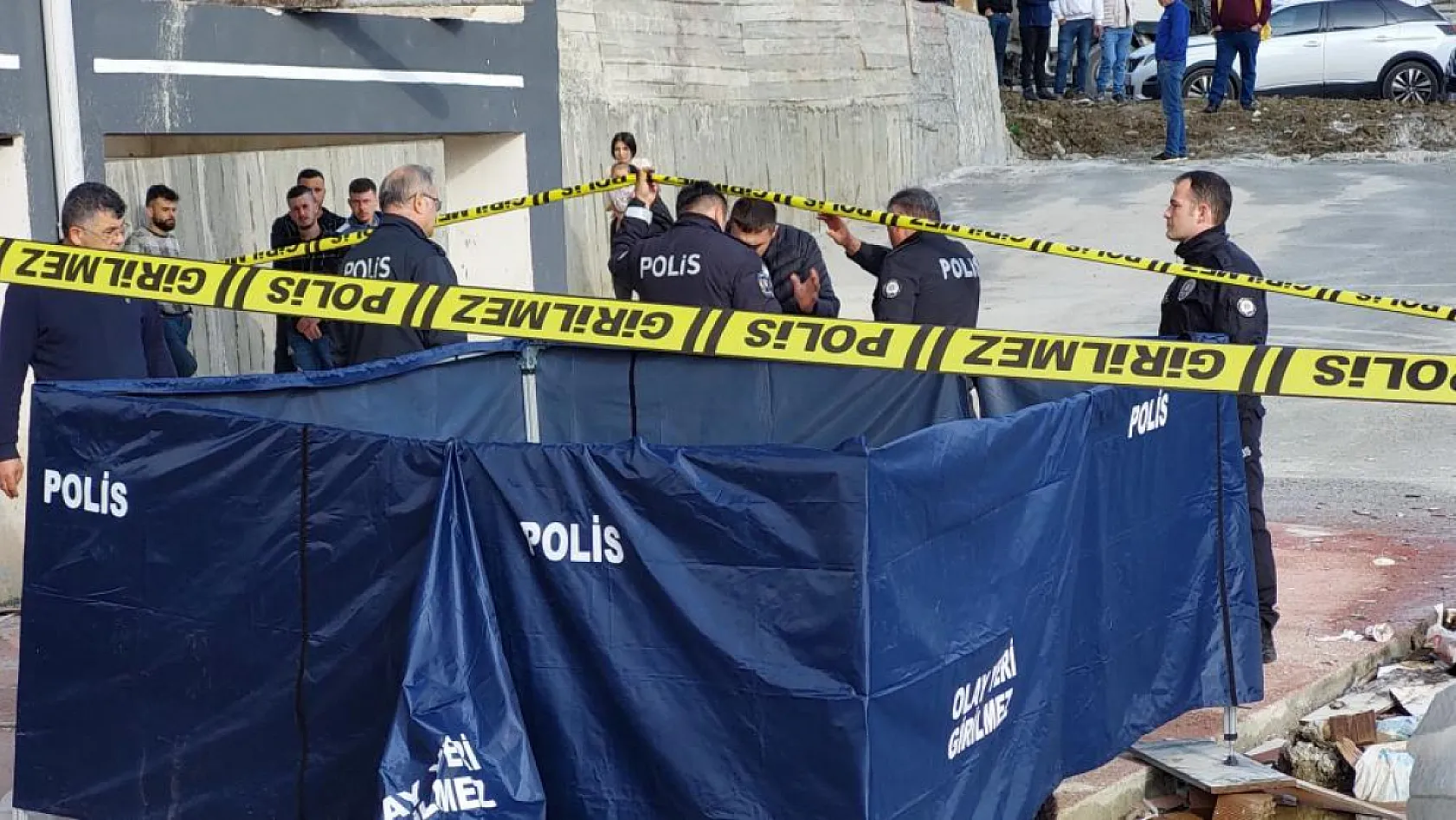 20 metre yükseklikten düşen genç, can verdi