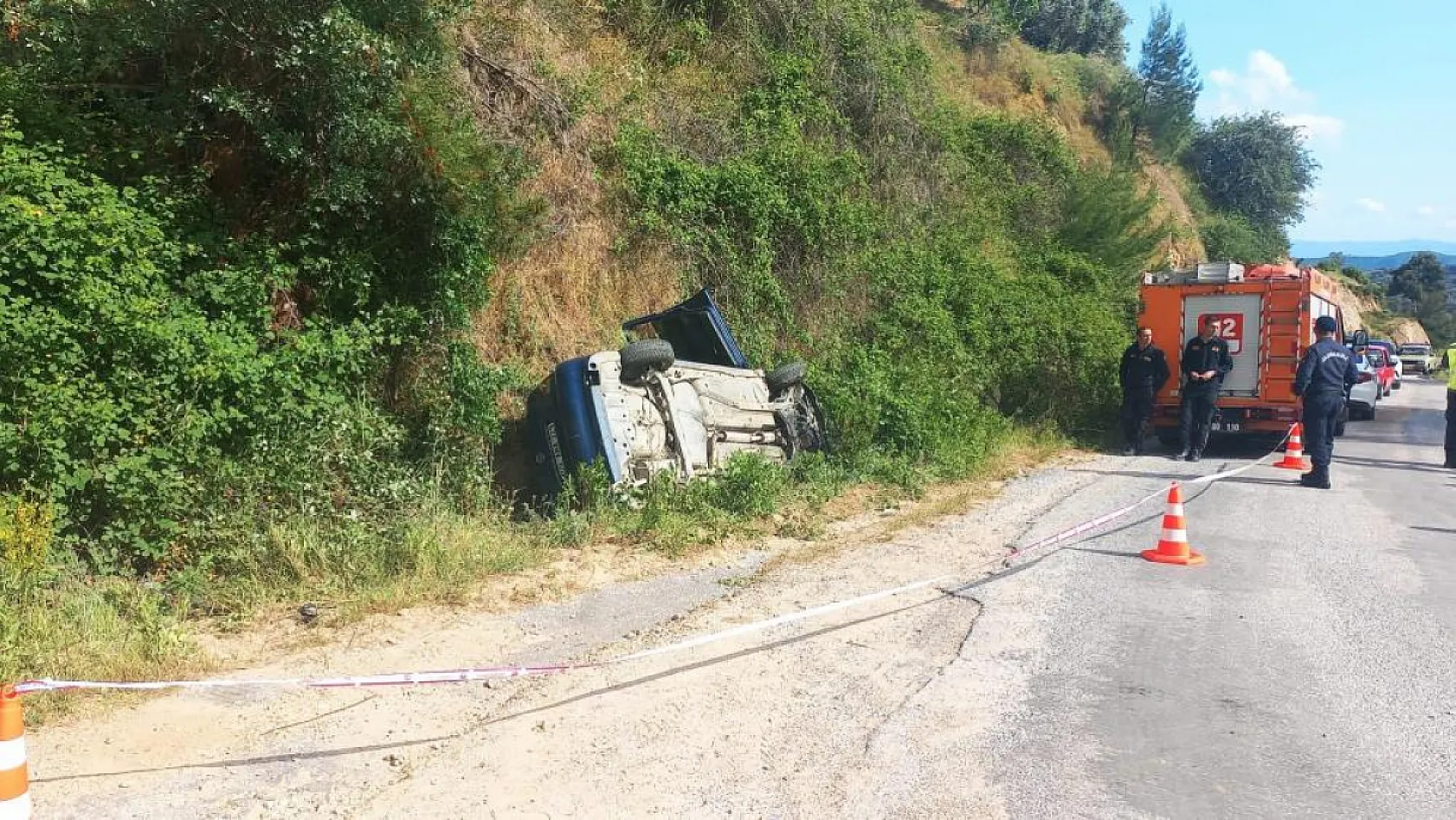 Otomobil şarampole devrildi: 1 ölü, 1 yaralı