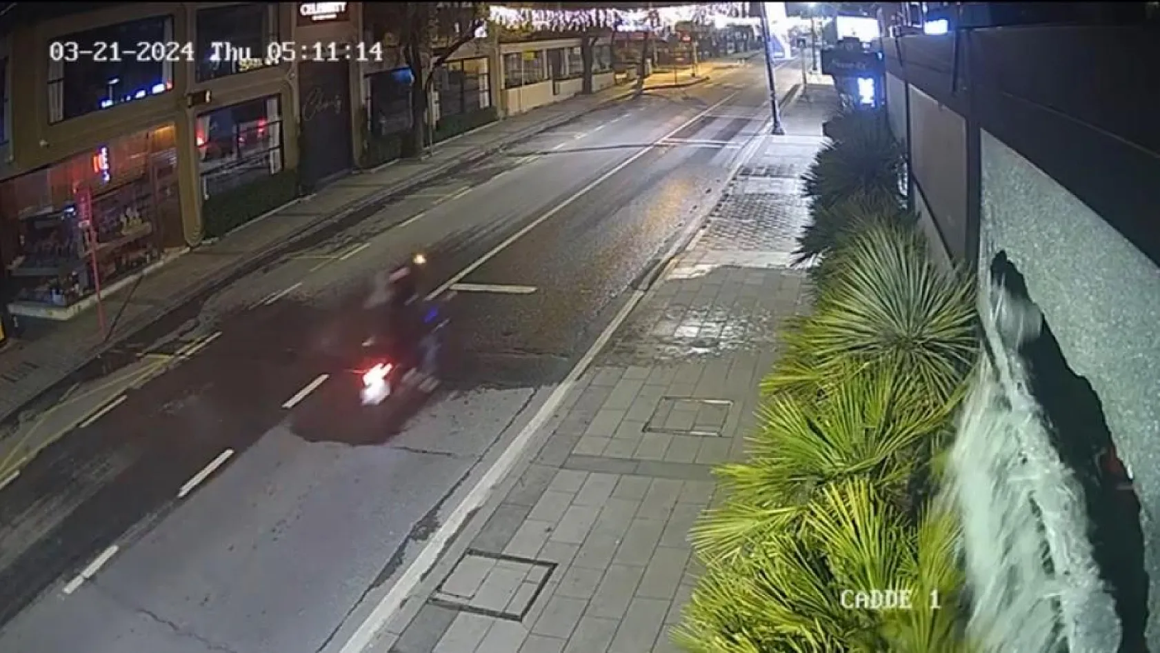 Nusret'e silahlı saldırı: Kurşun bankaya isabet etti, polisler kovalayıp ateş açtı