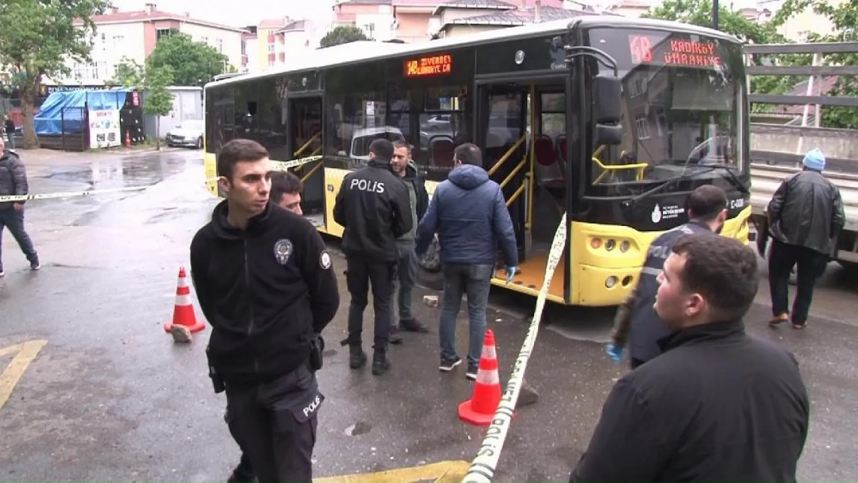 Otobüs şoförüne silahlı saldırı otobüsten inerek şoföre 6 el ateş etti