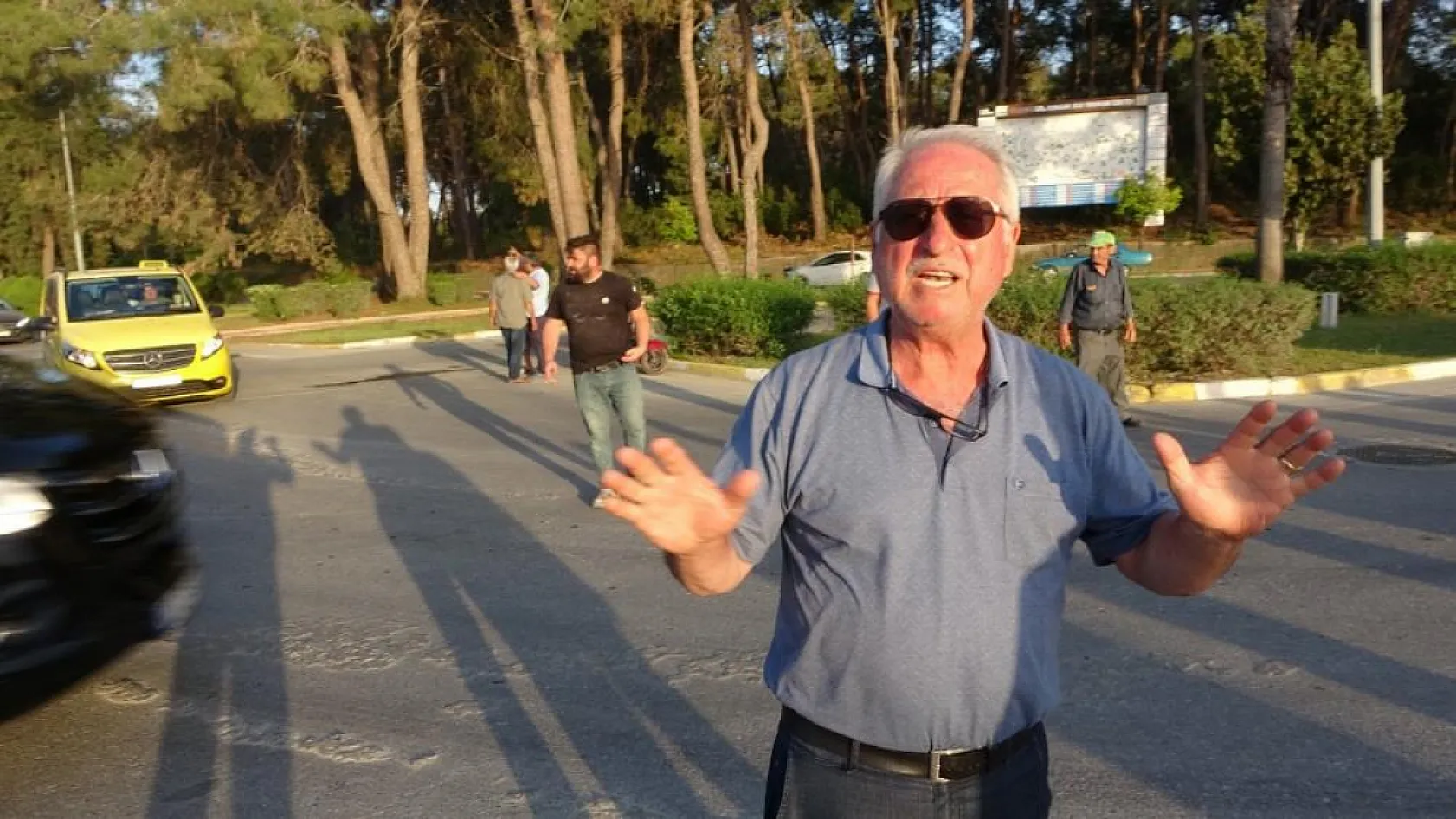 Ticari taksi ile motosiklet çarpıştı: 1 yaralı