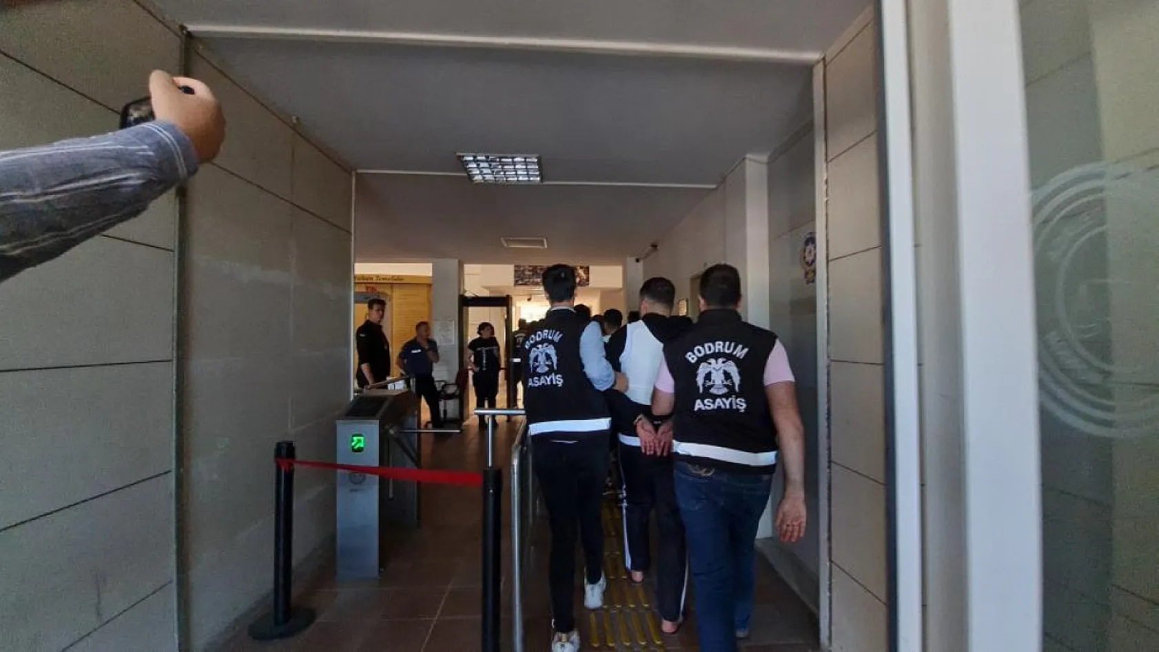 Bodrum'da 1 kişinin öldüğü silahlı kavgada 3 kişi tutuklandı