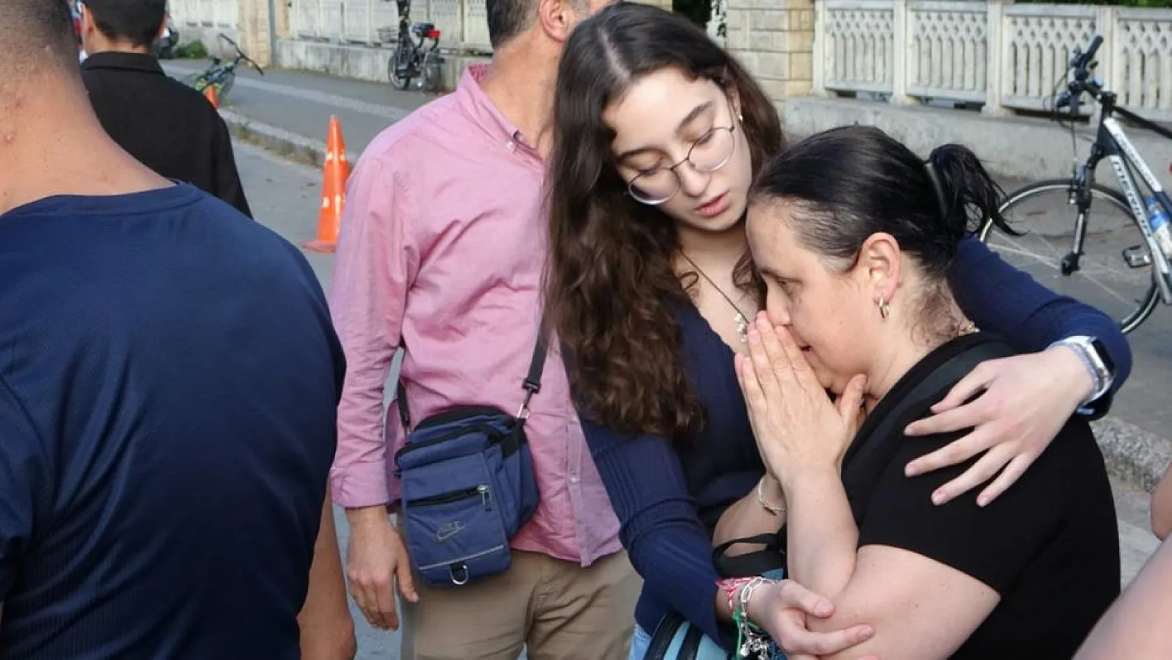 Ehliyetsiz sürücünün çarptığı gencin ayağı 3'üncü kez aynı yerden kırıldı