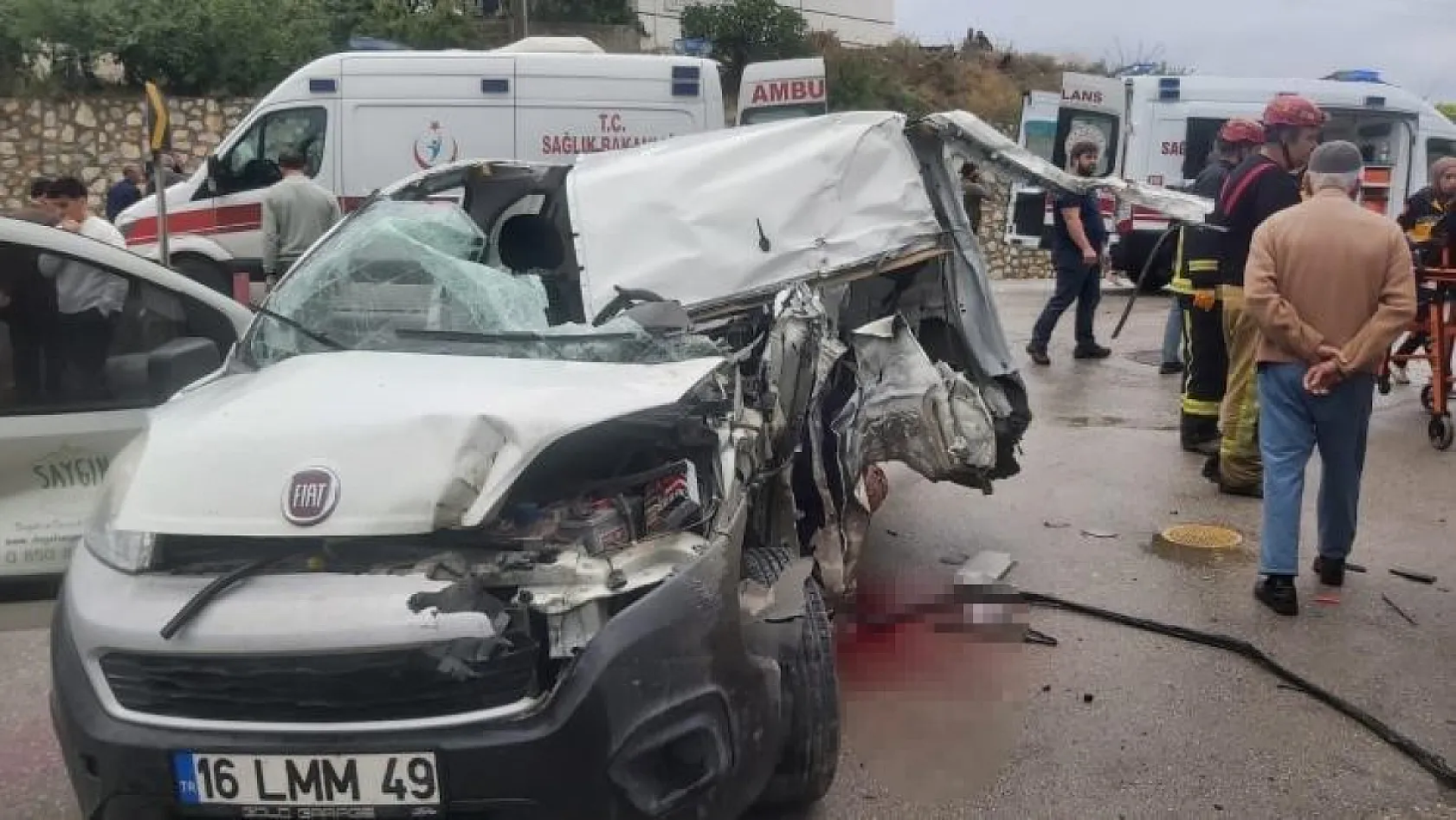 Islak yolda dehşet saçan tırın sürücüsü böyle ağladı