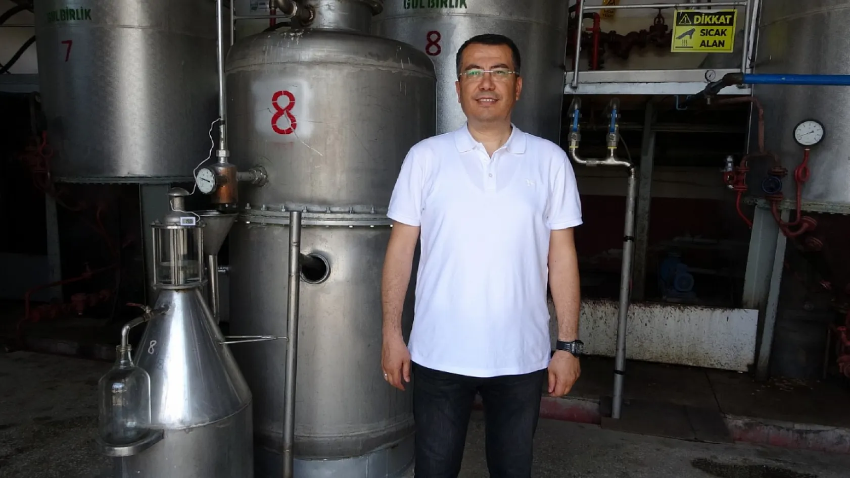 4 Tondan Sadece 1 Litre Çıkıyor, Litresi 400 Bin TL'yi Buluyor
