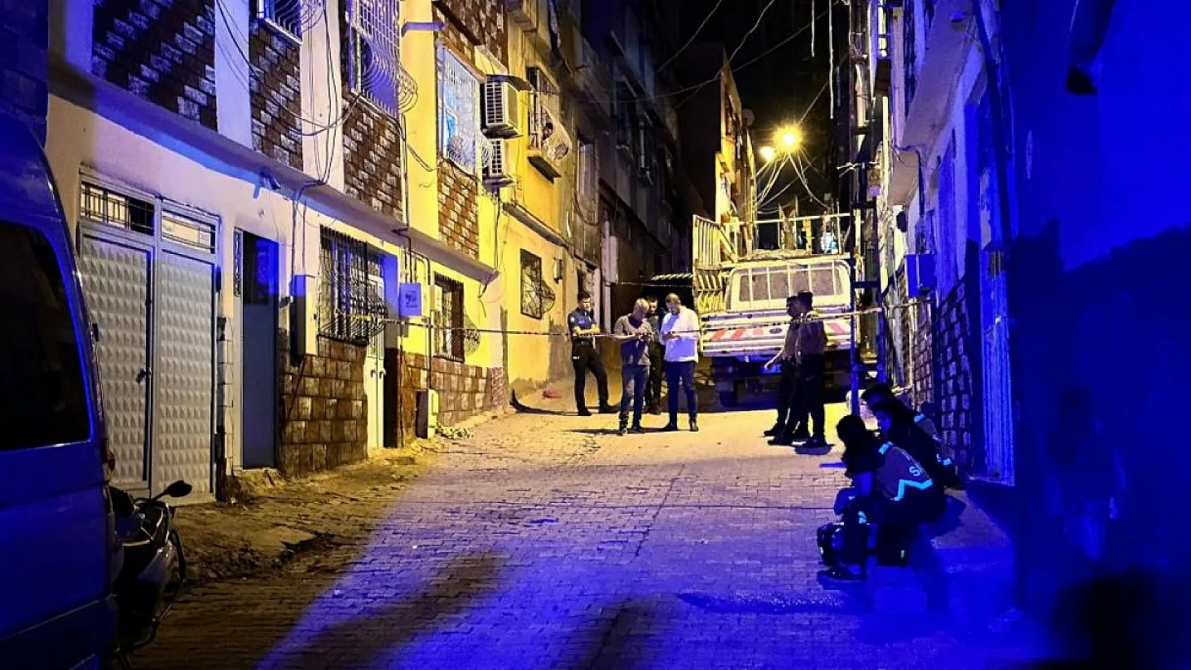 Cinnet getiren şahıs, 5 kişiyi öldürdükten sonra intihar etti